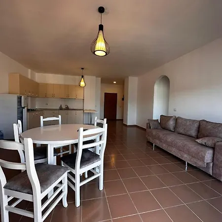 Xhulio Apartament Appartamento *
